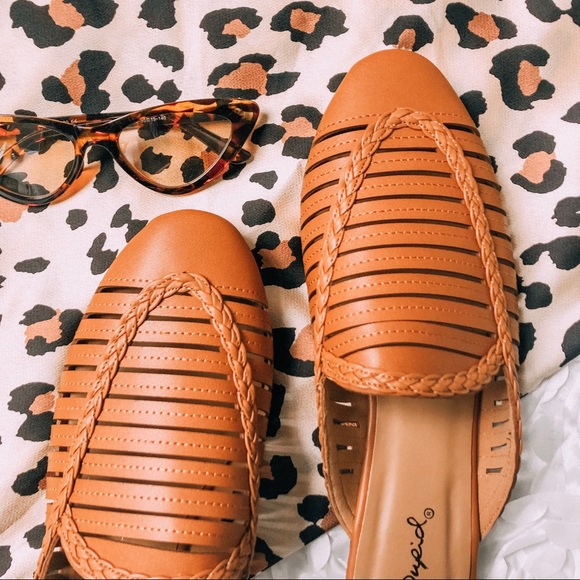 Estoy Cute | Cognac Mules - Picture 3 of 4